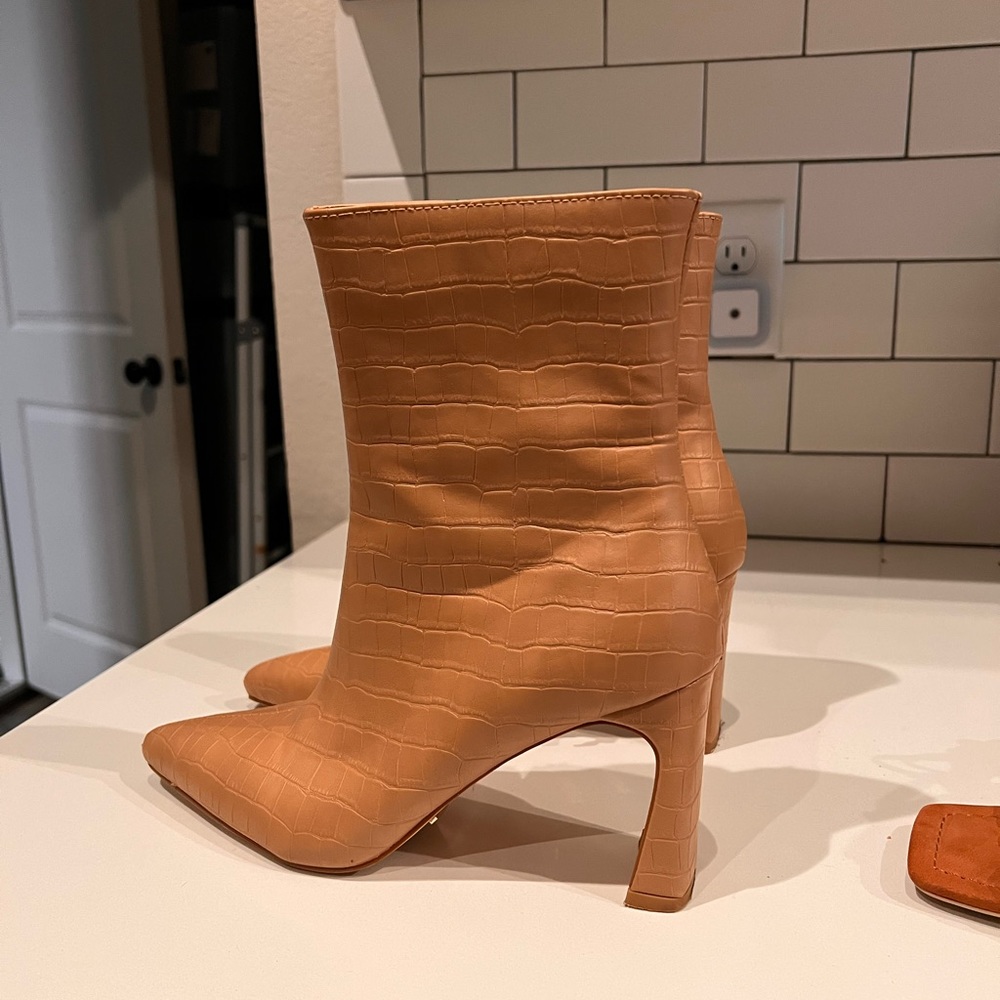 Billini booties - Picture 4 of 4